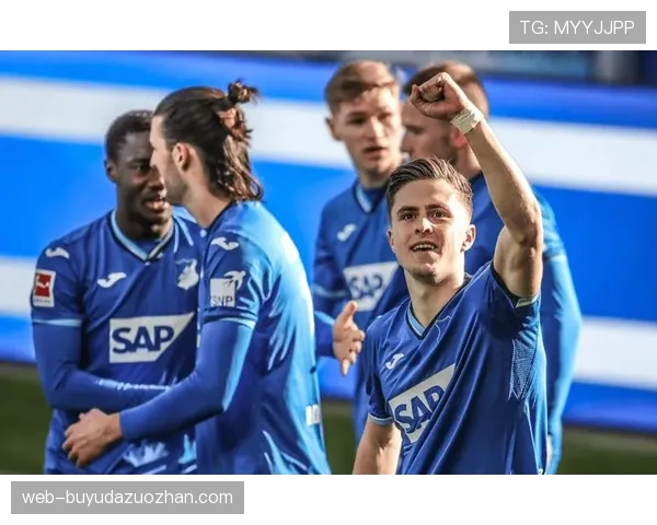 云达不莱梅2-1逆转霍芬海姆,杜克施制胜球源于中线附近的团队反抢 云达不莱梅2-1逆转霍芬海姆,杜克施制胜球源于中线附近的团队反抢